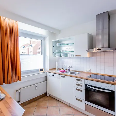 Strandnixe 204 Mit 2 Schlafzimmer, Fahrstuhl, 3 X Tv Und Westbalkon,geschirrspueler , Pkw Stellplatz, Wlan ! Apartamento *