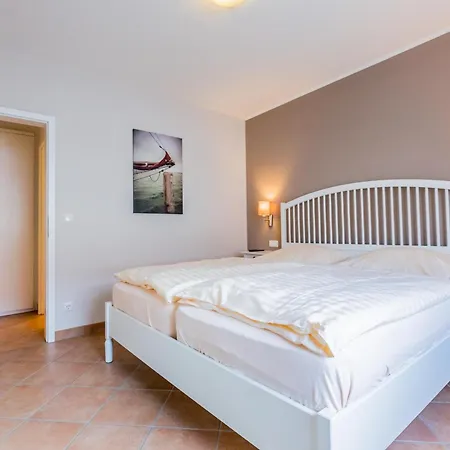 Strandnixe 204 Mit 2 Schlafzimmer, Fahrstuhl, 3 X Tv Und Westbalkon,geschirrspueler , Pkw Stellplatz, Wlan ! *
